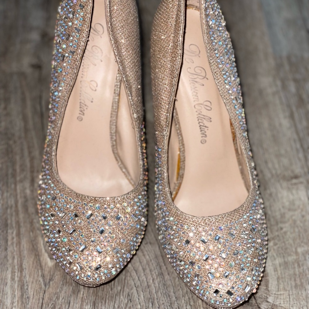 Worn once beautiful heels